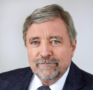 Im September 2022 wurde Prof. Dr. Stephan Roth-Kleyer in den Ruhestand verabschiedet.