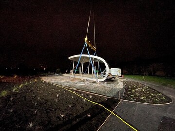 Der Saitendschungel wurde mitten in der Nacht angeliefert und montiert.