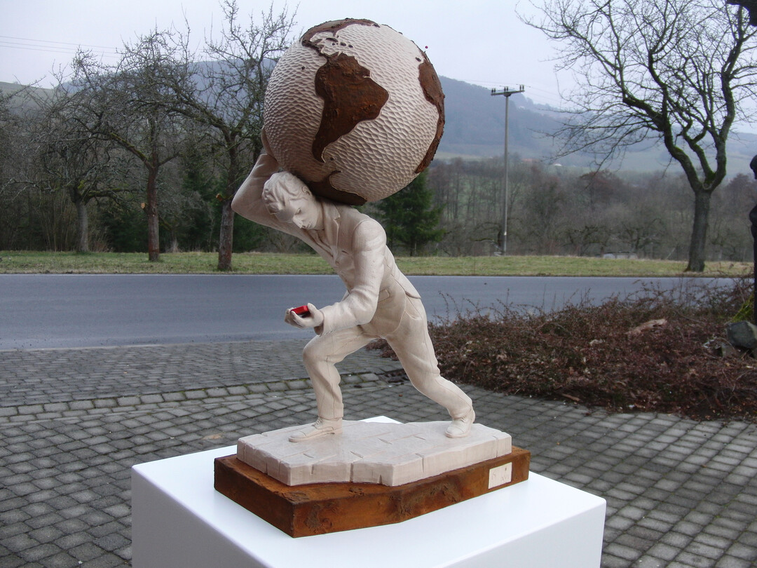 Die prämierte Skulptur "Atlas" von Bastian Tabert