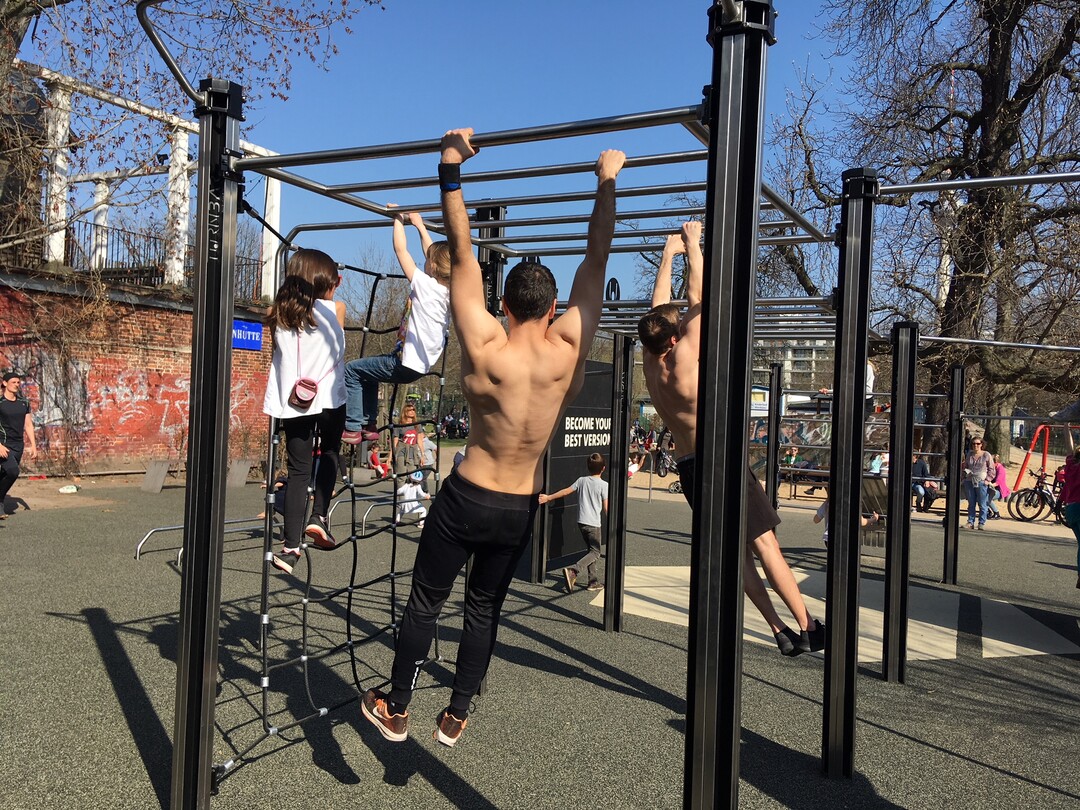 Freeletics kombiniert Ausdauer- und Kraftbungen (Anlage von Turnbar/Eiden & Wagner)